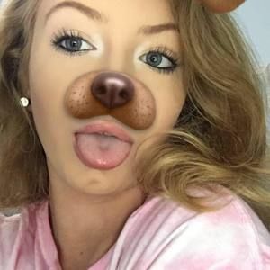 Meet your Posher, Layla